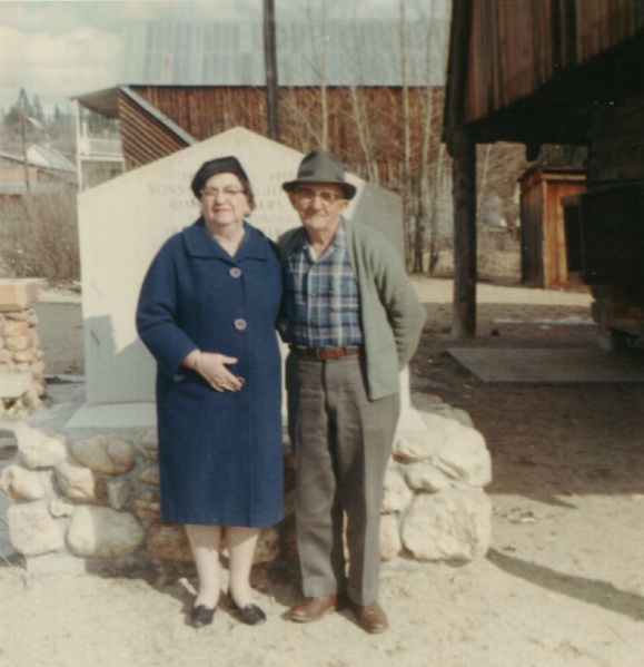 File:Della and Brad Kinney in Idaho City.jpg
