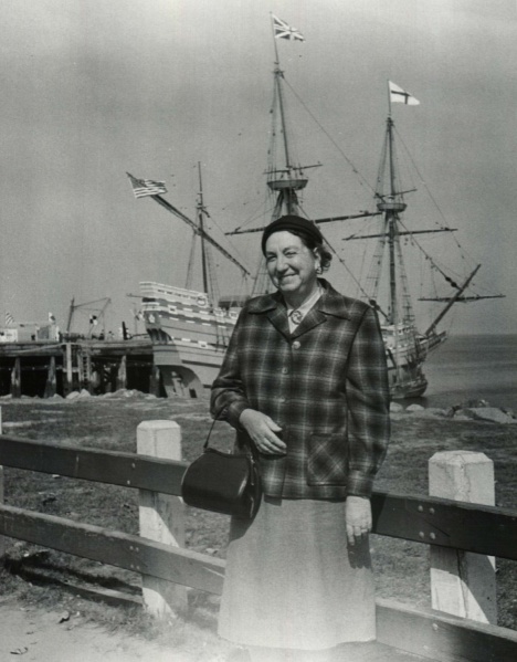File:Della Kinney visiting New England.jpg