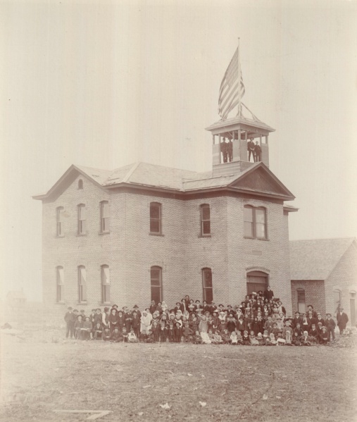 File:Moreland School class photo.jpg