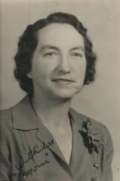 File:Della Kinney 1945 Portrait.jpg