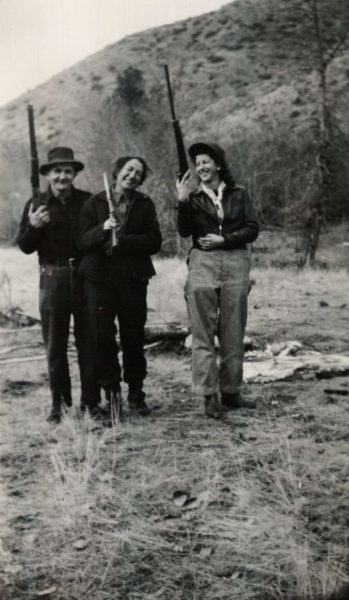 File:Brad and Della Kinney hunting.jpg