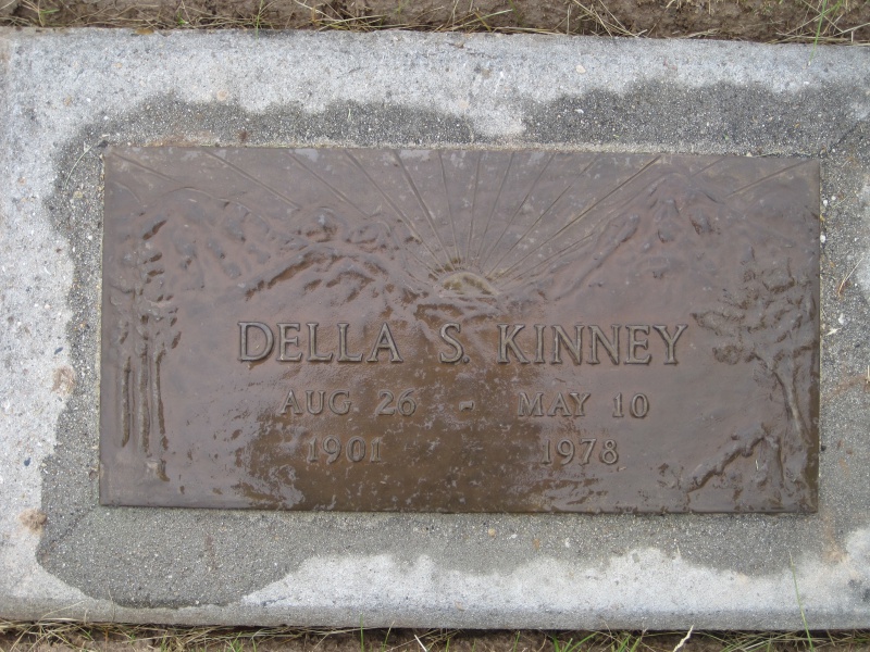 File:Della Kinney headstone.jpg
